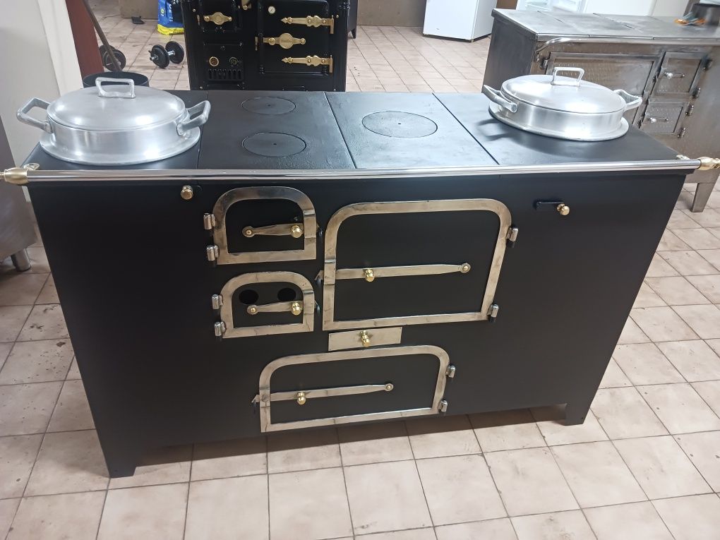 Vendo fogao tradicional rústico de duas panelas forno e estufa em ótim