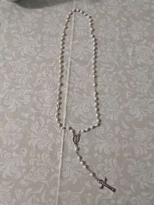 Różaniec prawdziwe naturalne perły słodkowodne bardzo ładny komunia