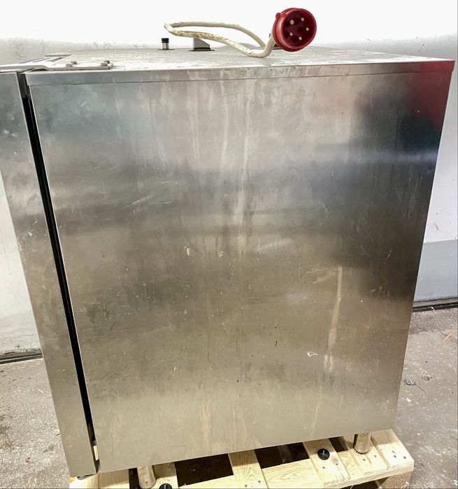 Uszkodzony elektryczny piec konwekcyjno parowy Electrolux 8GN 1/1 400V