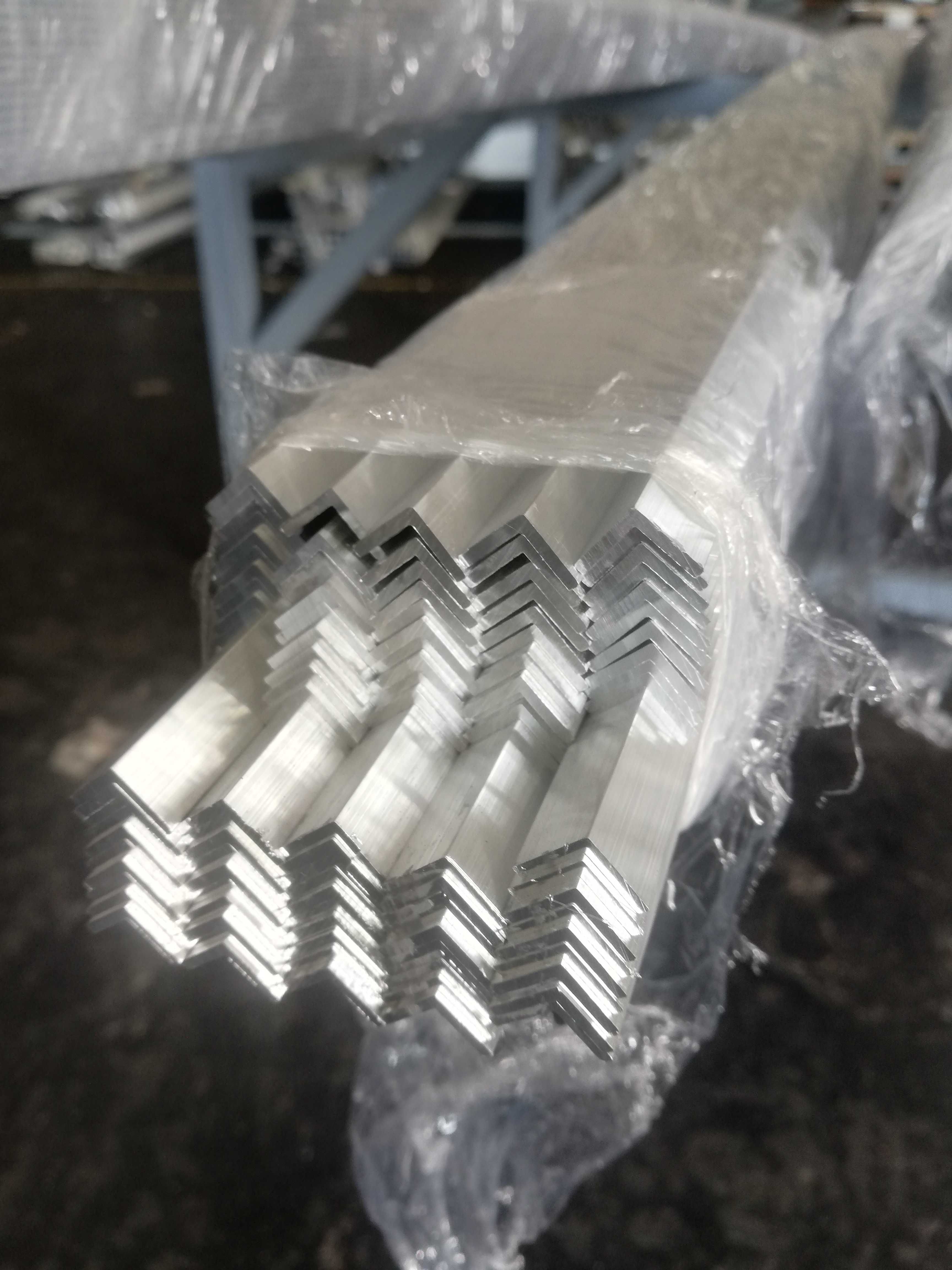 Kątownik Aluminiowy 25X25X2 , narożnik , oraz inne wymiary , Wysyłka