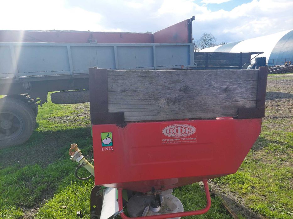 Unia MX950 Розкидач мінеральних добрив