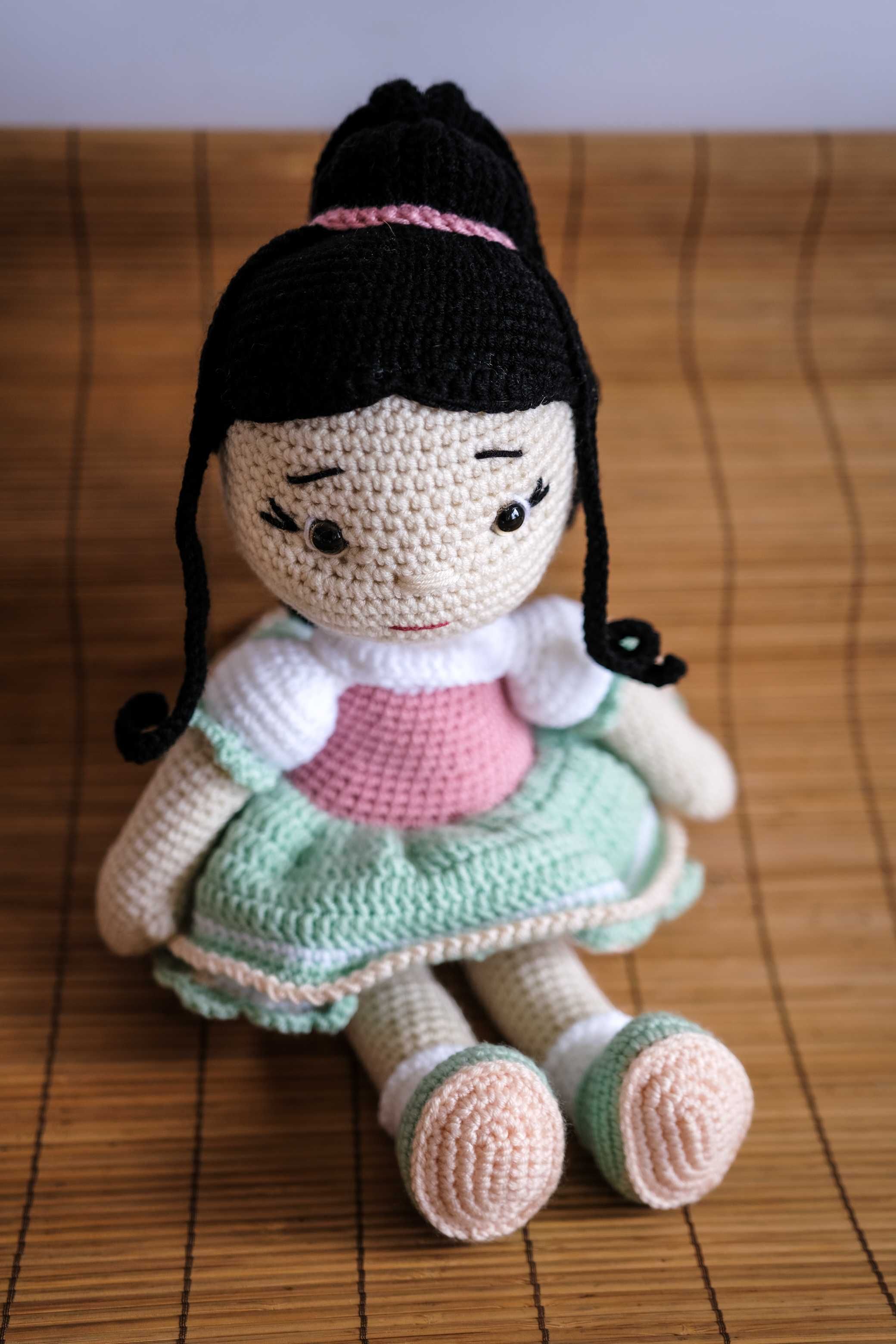 Boneca lã, feita à mão