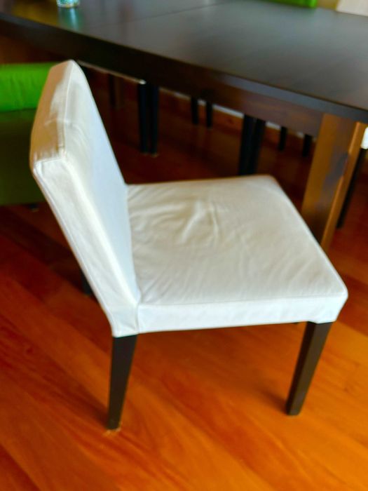 Lote de cadeiras (6) com capas incluídas