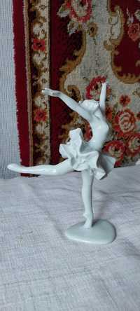 Фарфоровая статуэтка Балерина.  ГДР