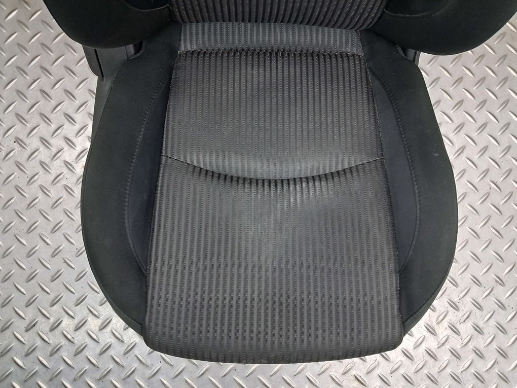 Сидение пассажир ткань MAZDA MAZDA 3 14-18 BHP18813102