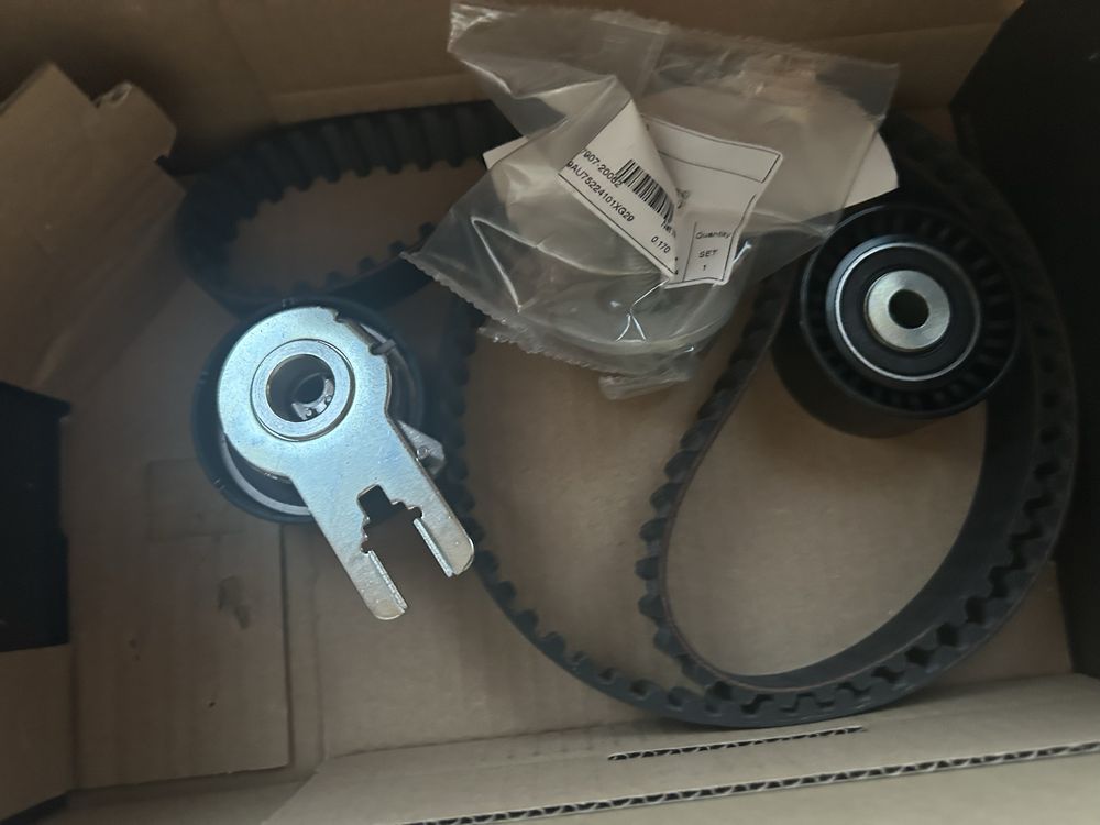 GATES KP15598XS pompa wodna + zestaw paska rozrządu