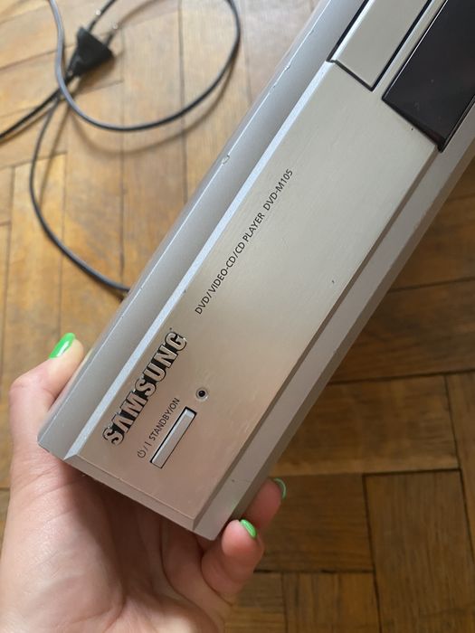 Dvd samsung M105 stan wizualny dobry bez pilota sprawny srebrny czarny
