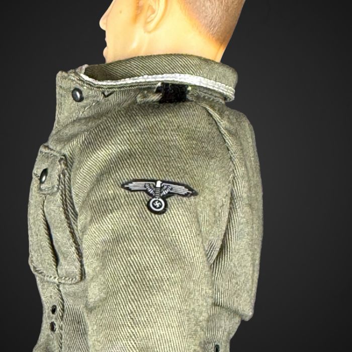 Figurka Dragon żołnierz Waffen SS w mundurze polowym 1/6 B51/110414