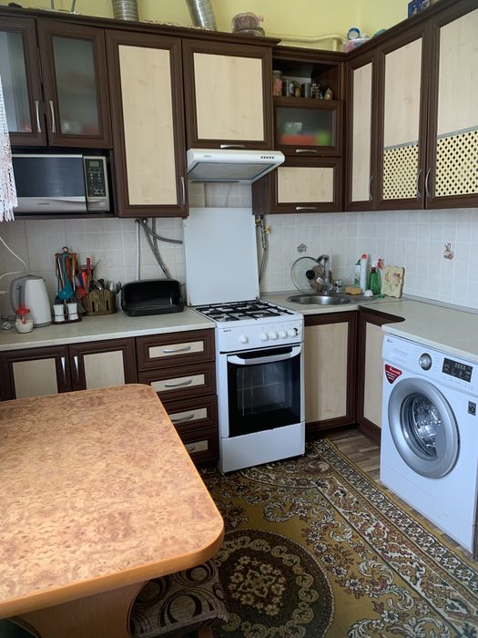 Здам 2 км квартиру в центрі подобово