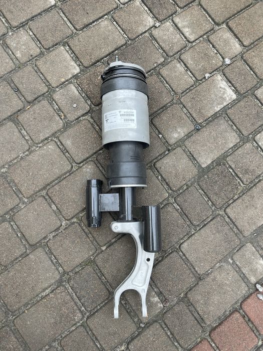 Tesla Model X Также встречаєтся о совместимості с некоторьіми моделями