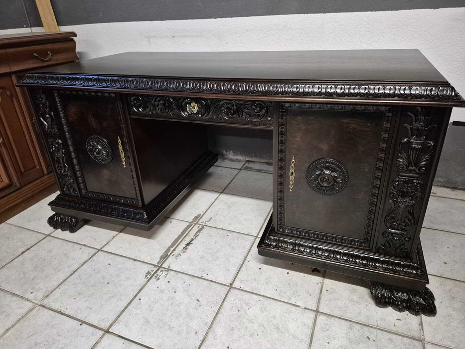 Stylowe biurko na lwich łapach antyk