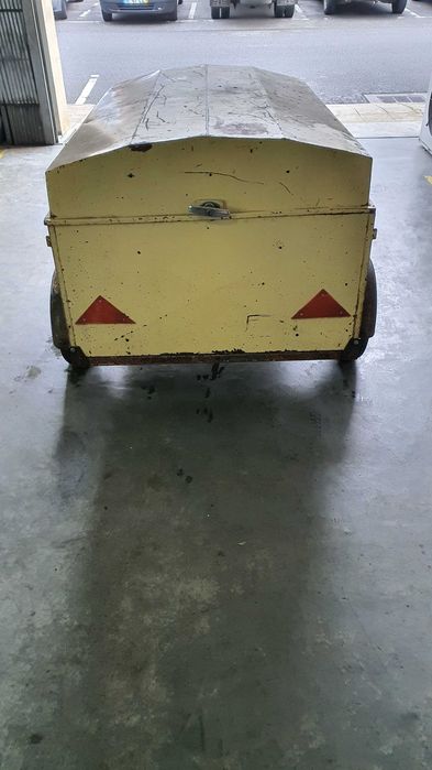 Atrelado de pequenas cargas