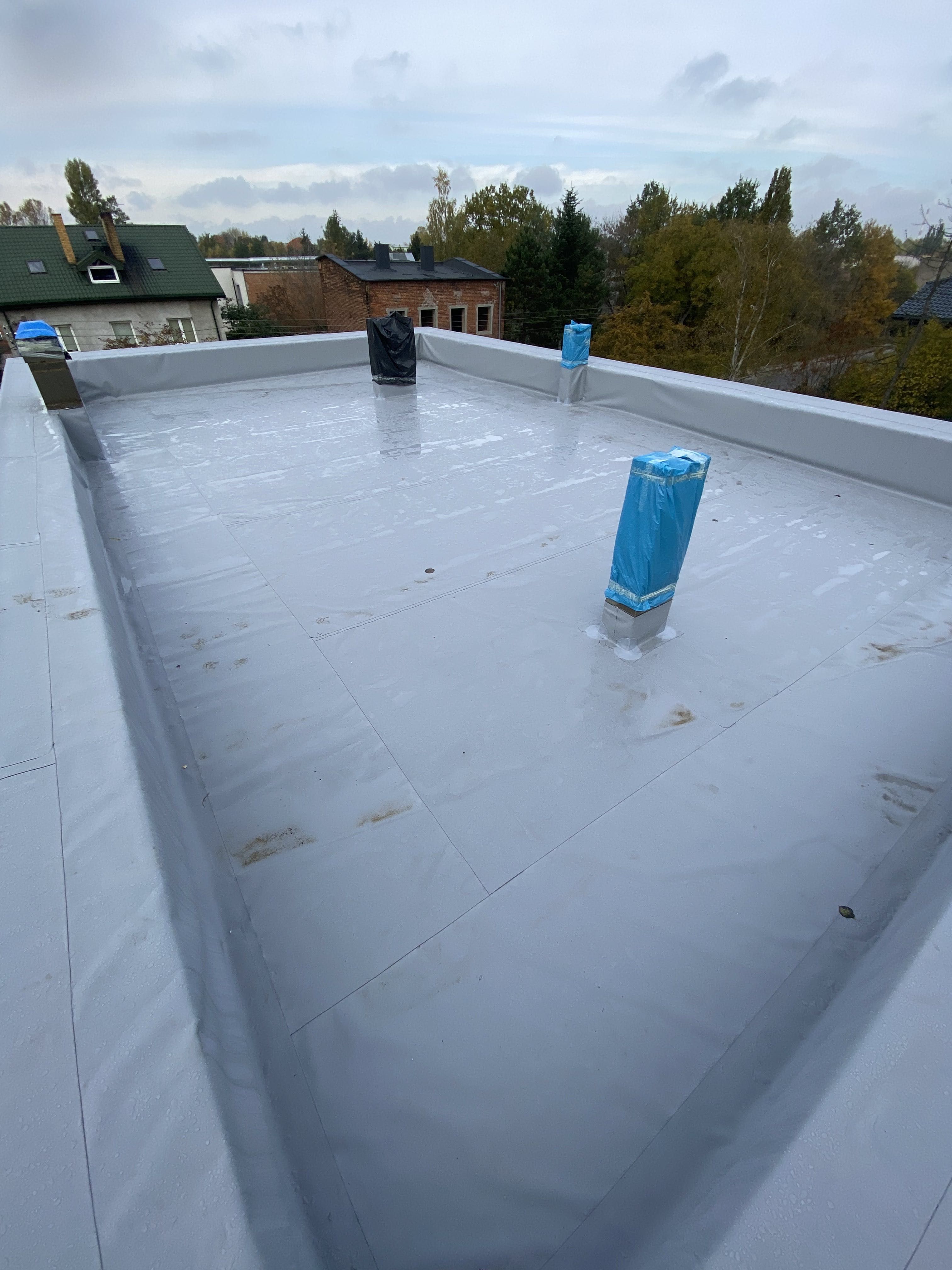 Montaż membrana dachowa PVC styropian dachy płaskie kompleksowo