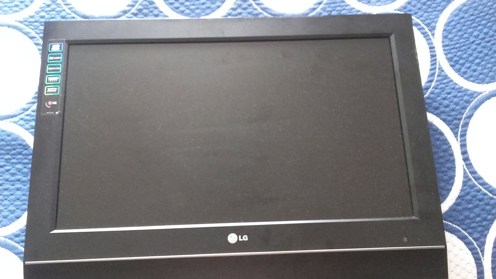 Televisões LG E Panasonic Avariadas Para Arranjo/Peças Com Comandos