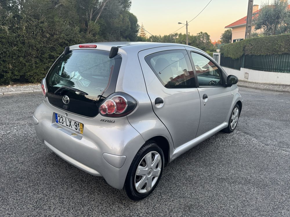 TOYOTA AYGO  1.0  GASOLINA  1 DONO  AR CONDICIONADO   ANO 2011