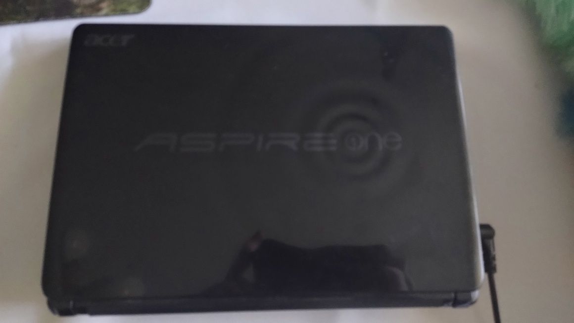 Sprzedam netbook acer