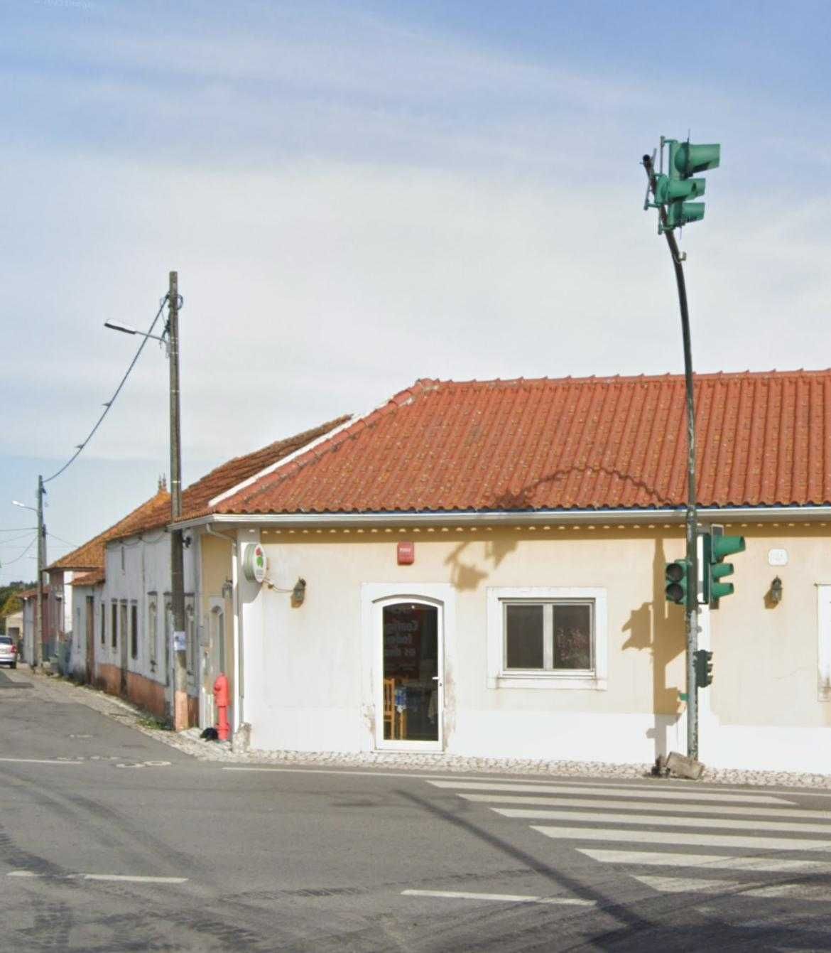 Aluga-se espaço comercial Sanguinheira 60m2
