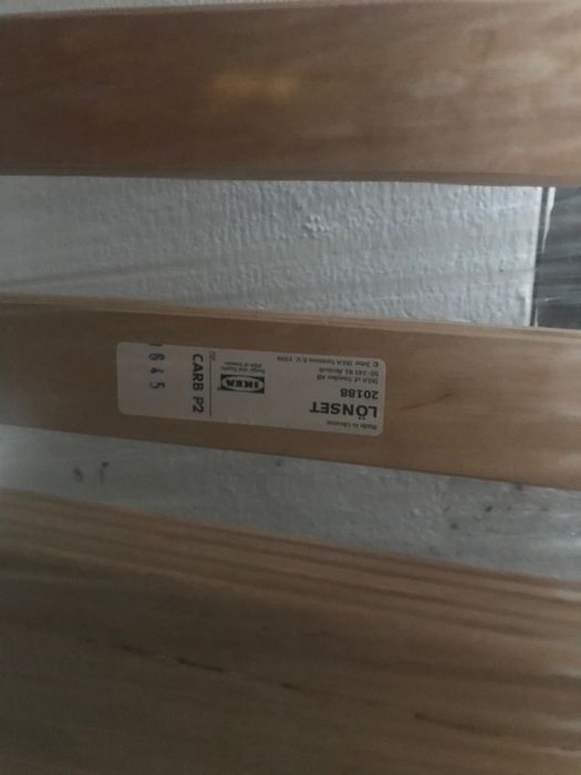 Estrado ripas lonset ikea