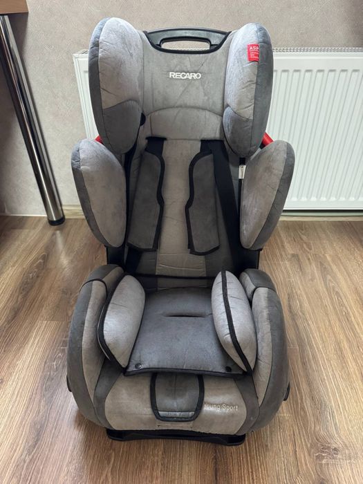 Recaro young sport автокрісло