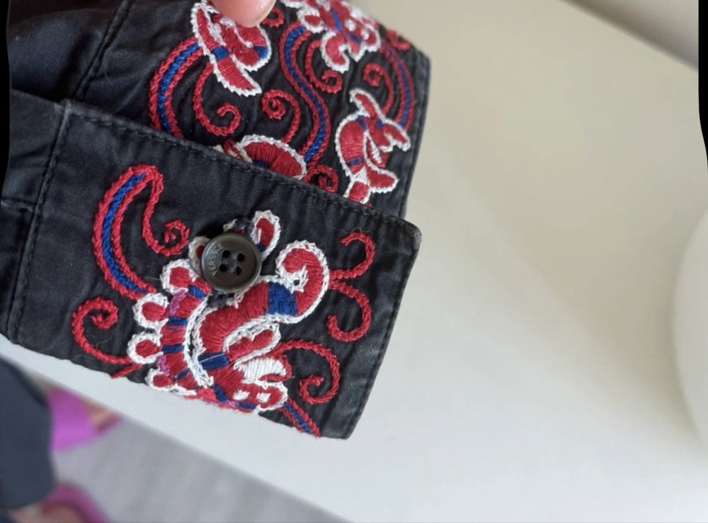 Versace shirt 90s Vintage L/50 embroided cuffs & collar