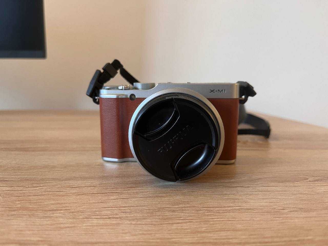 Sprzedam Fuji X-M1 z obiektywem Fuji XC 15-45mm f/3.5-5.6 OIS PZ OEM