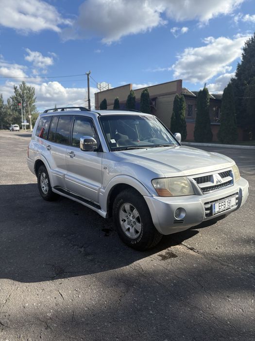 Mitsubishi Pajiero Wagon 2004