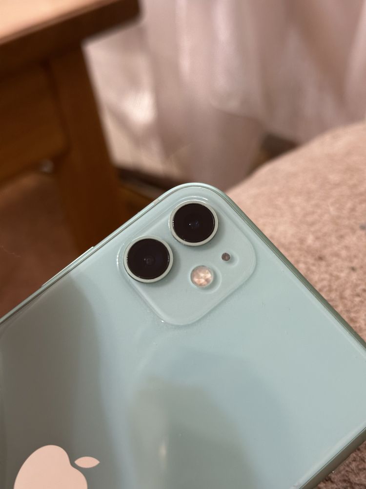 iPhone 11.