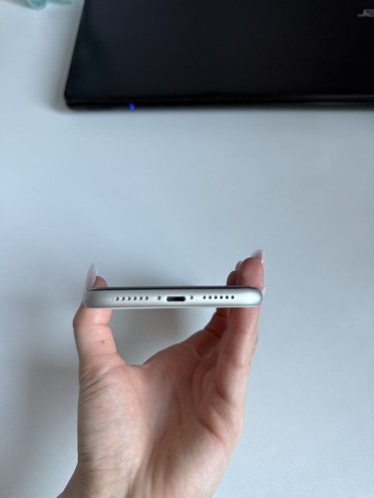 iPhone 11 64 gb biały