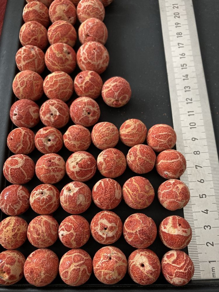Diversas bolas em pó de coral