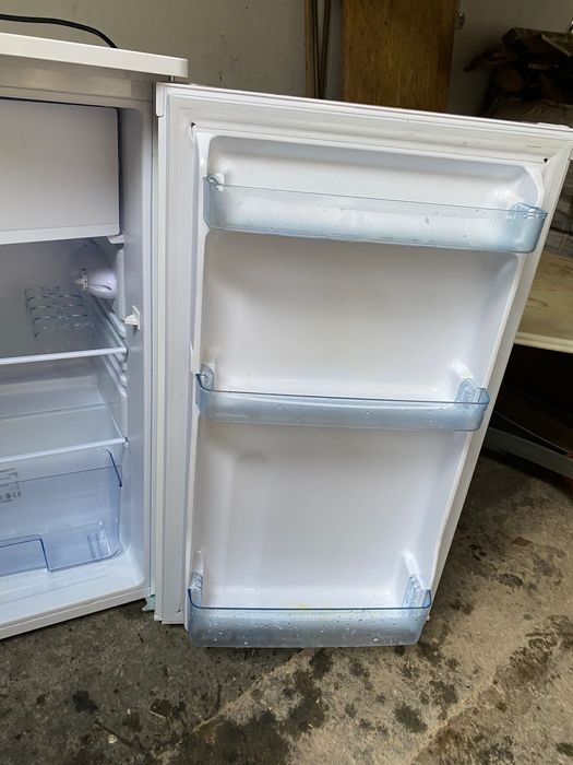 Lodówka Amika mała