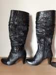 botas pretas salto e cano alto