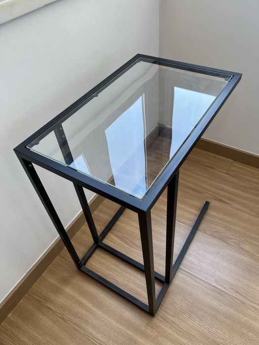Mesa de apoio com vidro