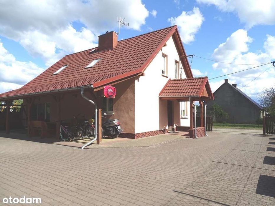 Dom z garażem na dużej działce przy lesie