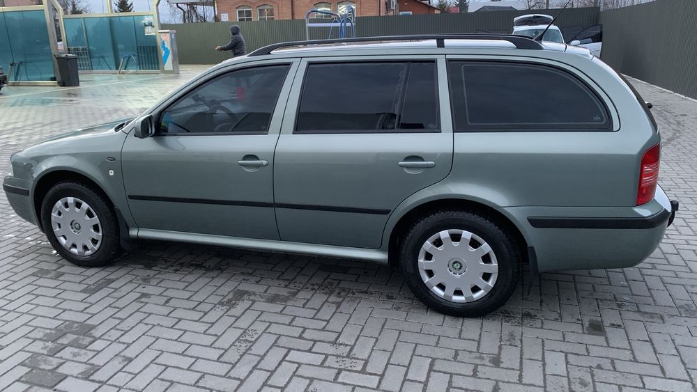 Skoda Octavia tour 1.6 mpi