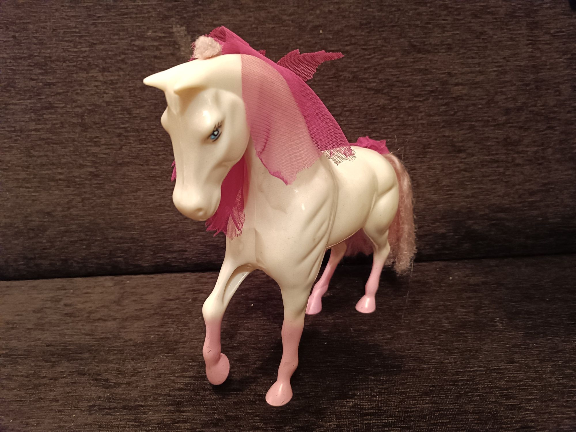 Koń / konik dla Barbie (?) - stan BDB! bez uszkodzeń