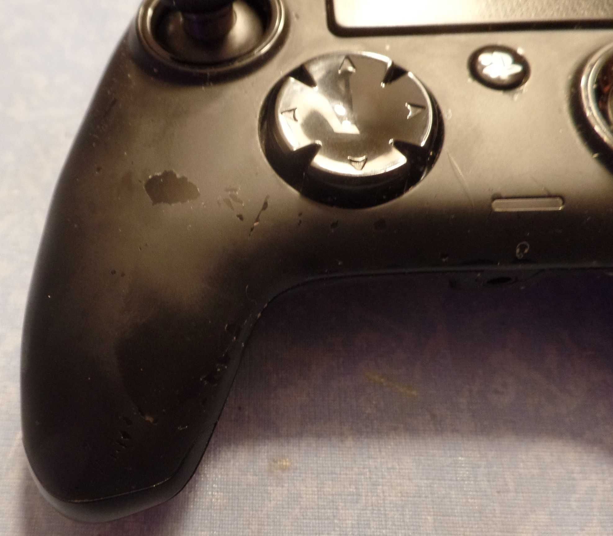 Comando Nacon Revolution Pro com fio PS4 (894)