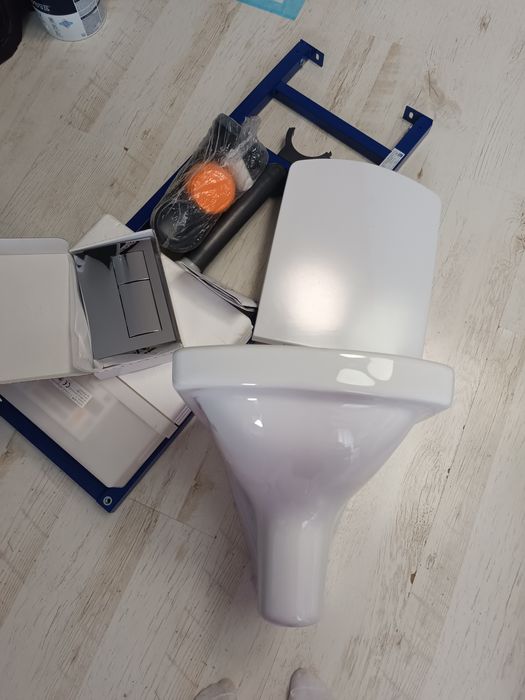 WC  nowy kompletny  podtynkowy podwieszany cersanit