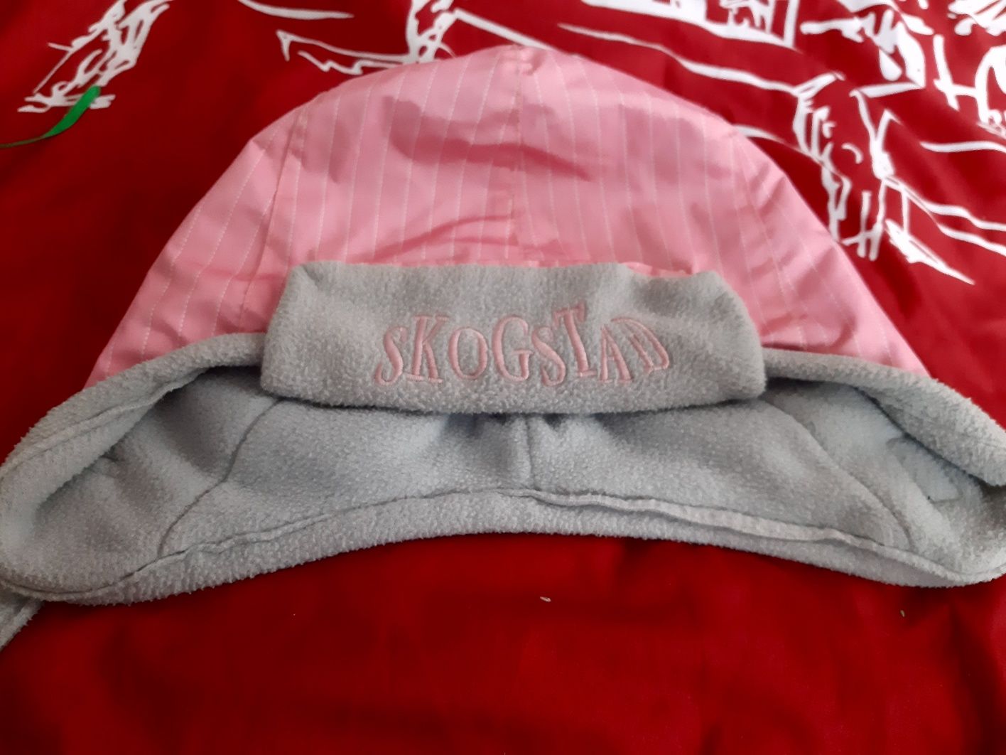 Очень тёплая брендовая  розовая шапочка