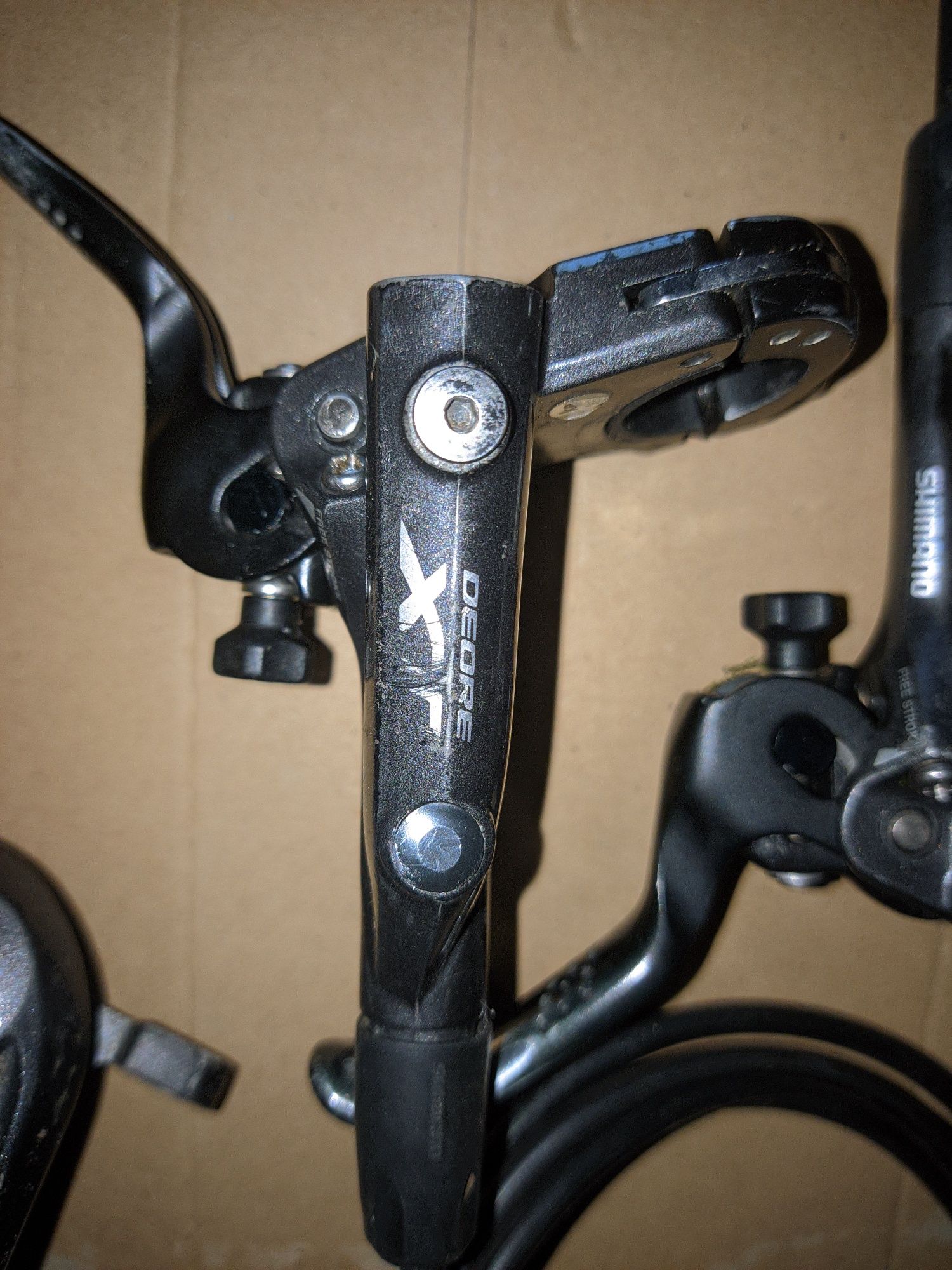 Travões hidráulicos Shimano XT BR-M8000