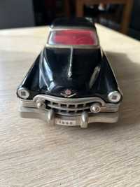 Model Cadillac stalowy  28cm