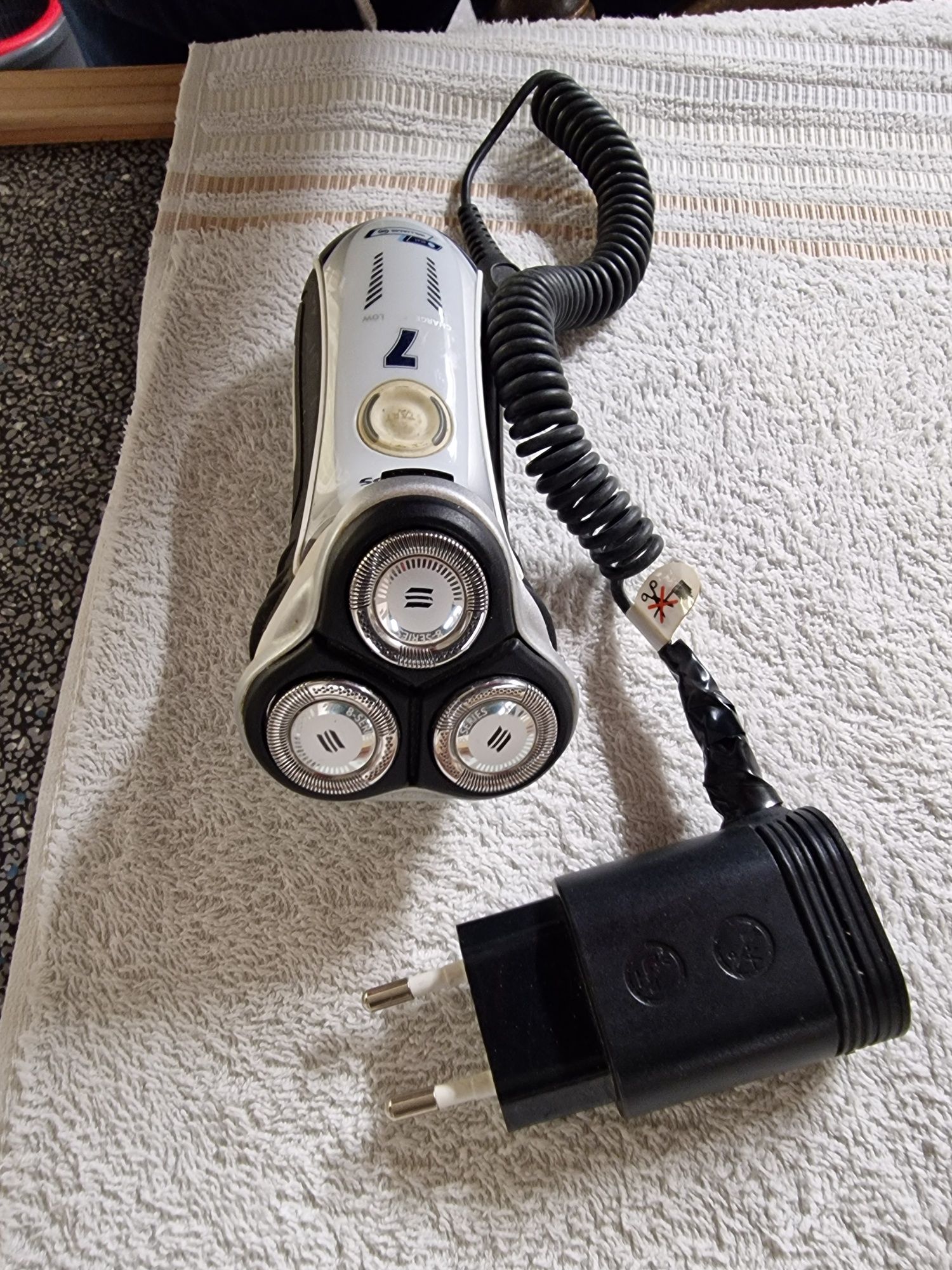 Maszynka do golenia Philips shaver 7000 model hq7390 sprawna