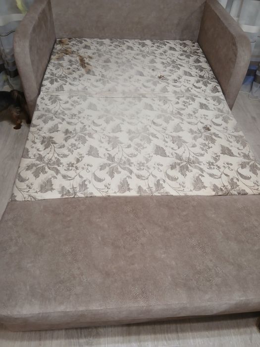 Диван-ліжко. Шир. 127, довж. 80, спальне місце 110, довжина 190.