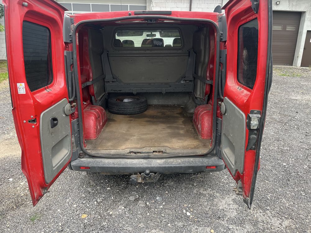 Opel vivaro brygadowka 6 osob 2002