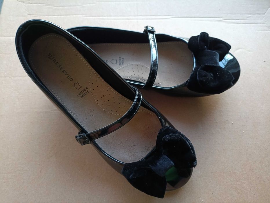 Reserved Lakierowane baleriny z kokardką rozmiar 37