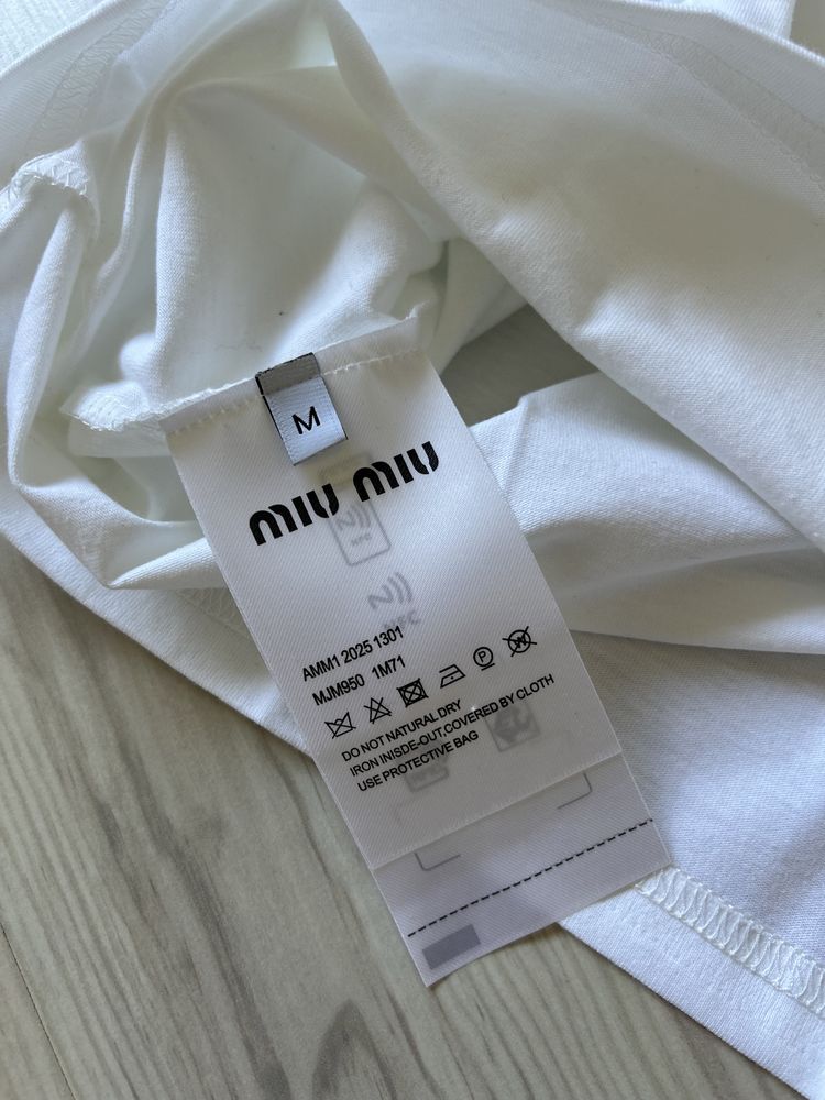 Футболка біла від Miu miu