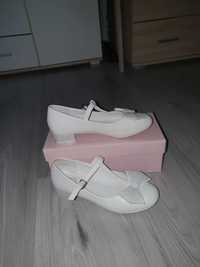 Buty dziecięce białe pantofle 36