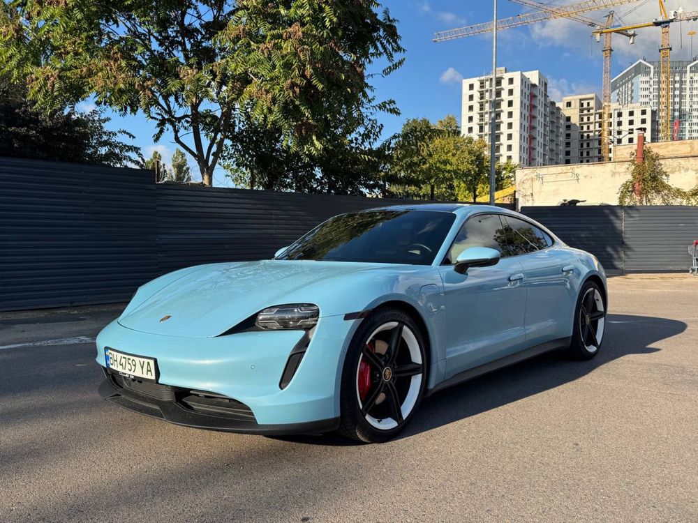 Porsche taycan 4s 2022 Перый хозяин.