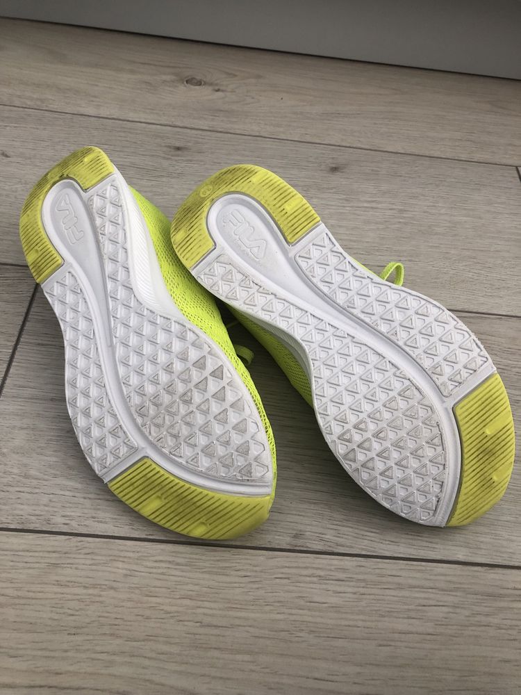 Buty sportowe damskie Fila 39