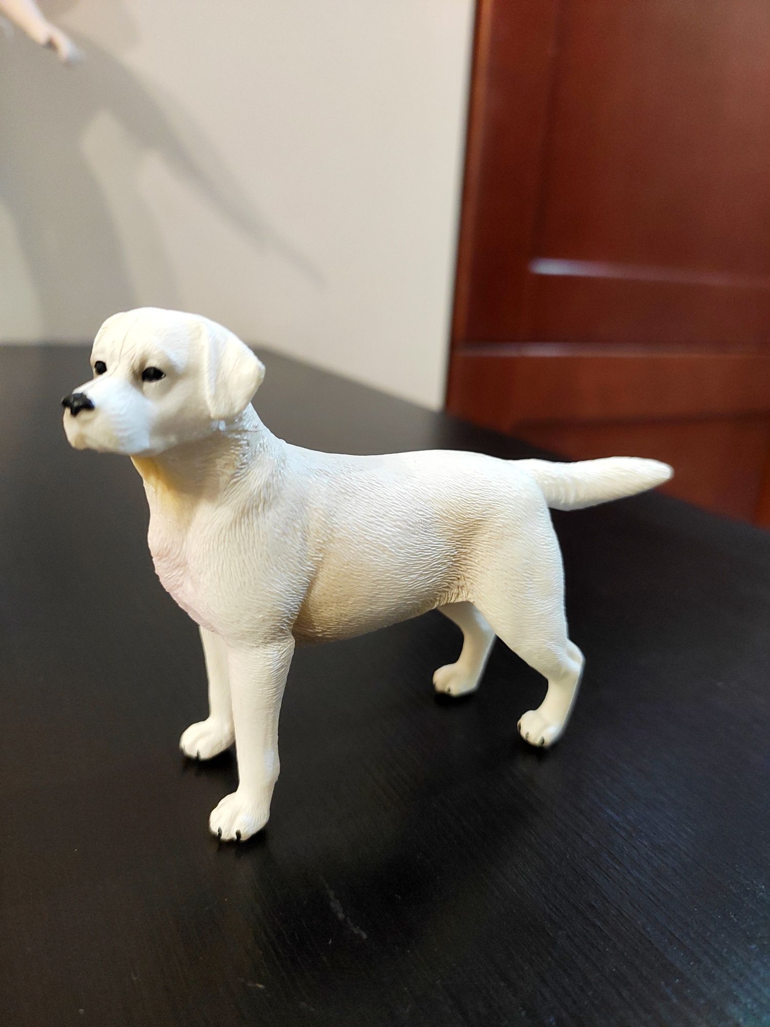 Figurka psa (Labrador)