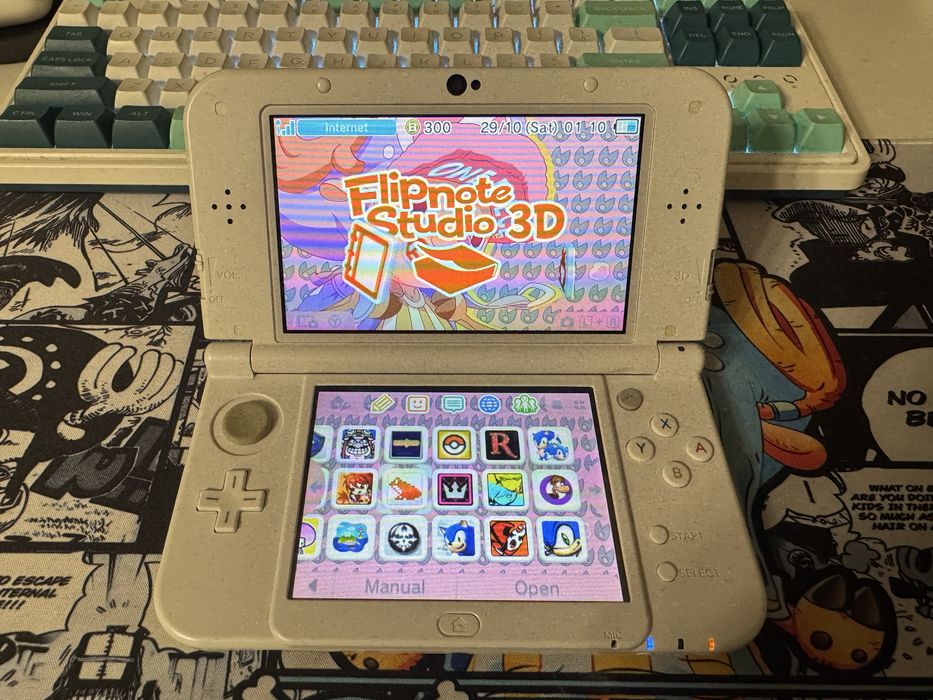 New Nintendo 3DS XL (LL) + 64gb SD